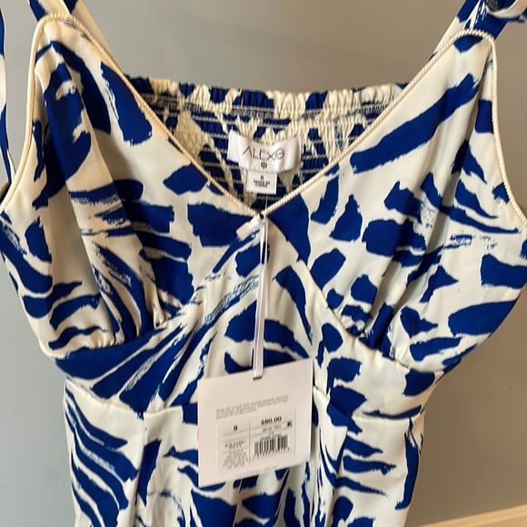 New with tags, never worn - Picture 4 of 4